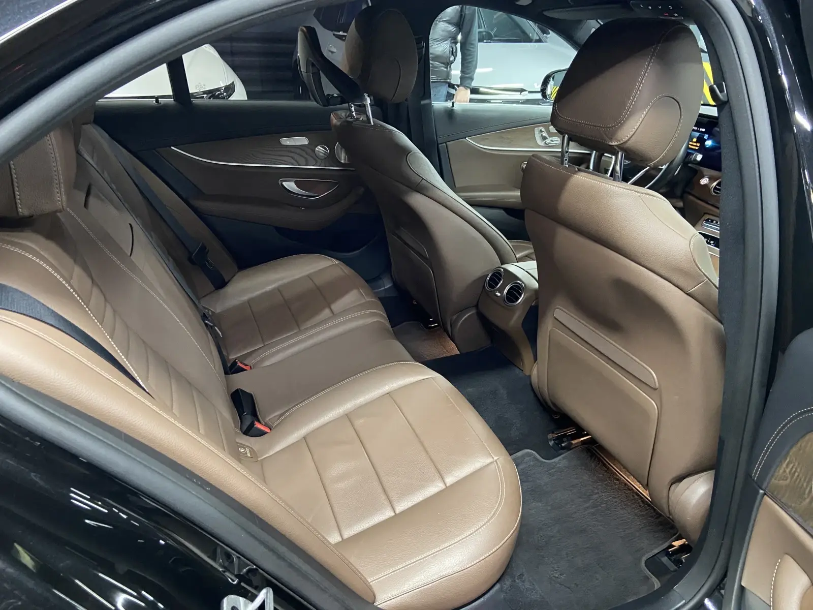 Mercedes-Benz E-Class — экстерьер, премиальный седан