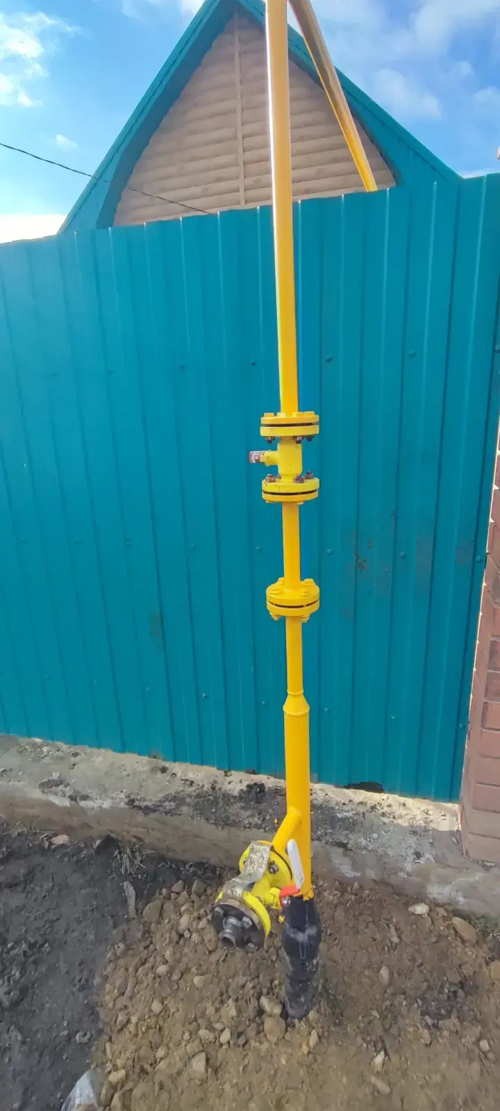 Газовый шкаф и узел учёта