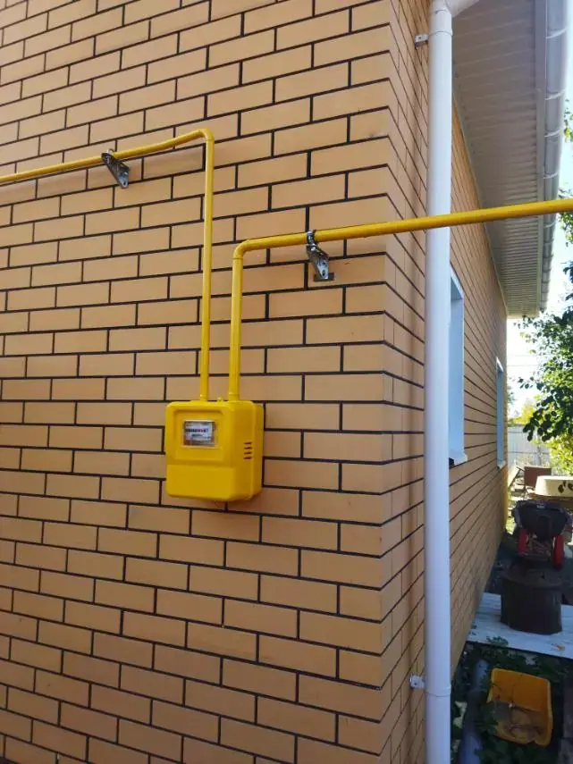 Газовый шкаф и узел учёта