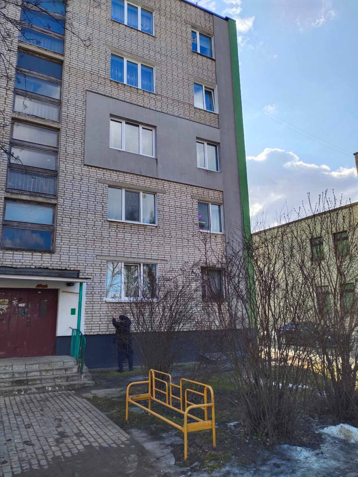 Утеплённый участок фасада жилого дома