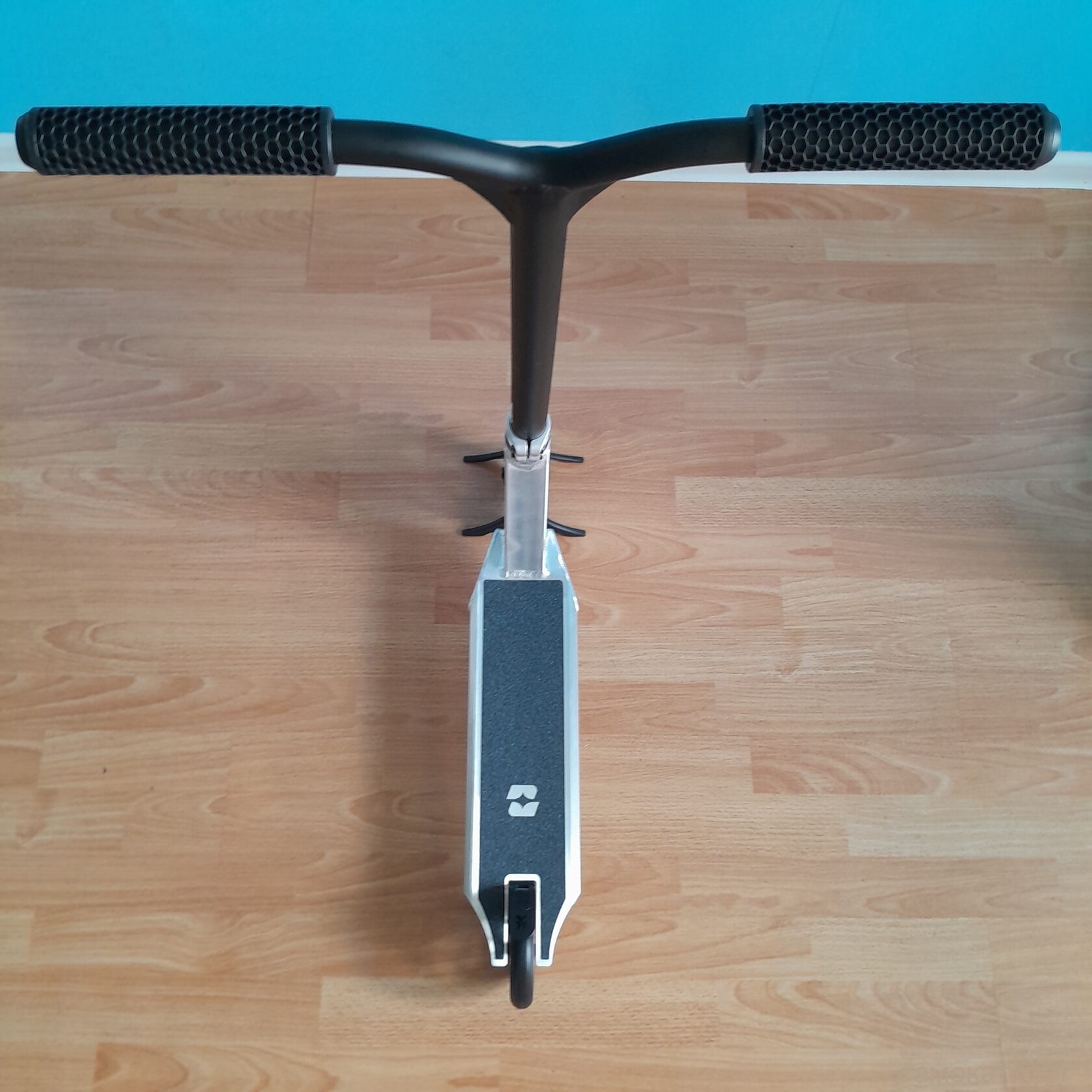 Самокат трюковой Diverse "Core" M Raw+Matt Black