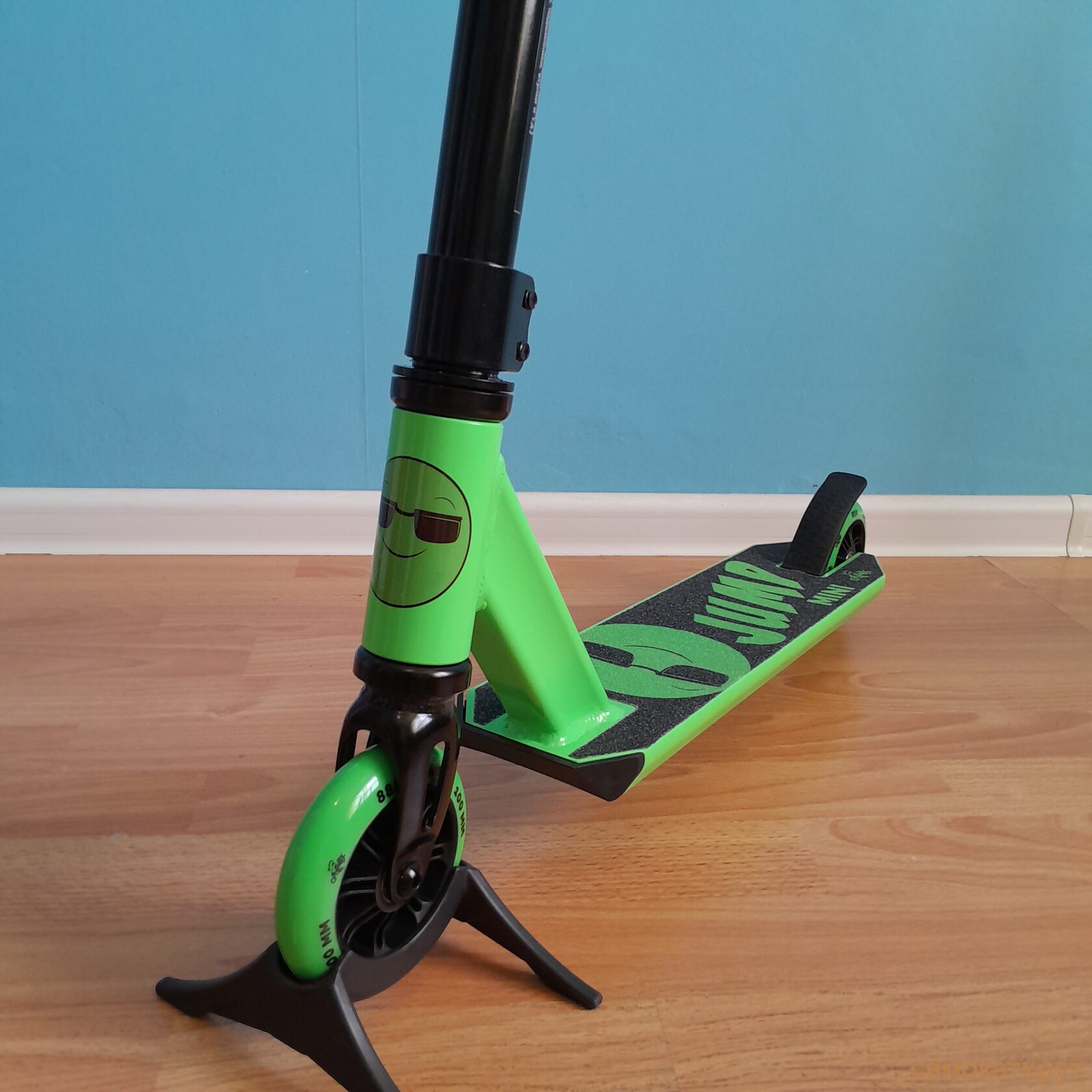 Трюковый самокат MINIJUMP детский зелёный