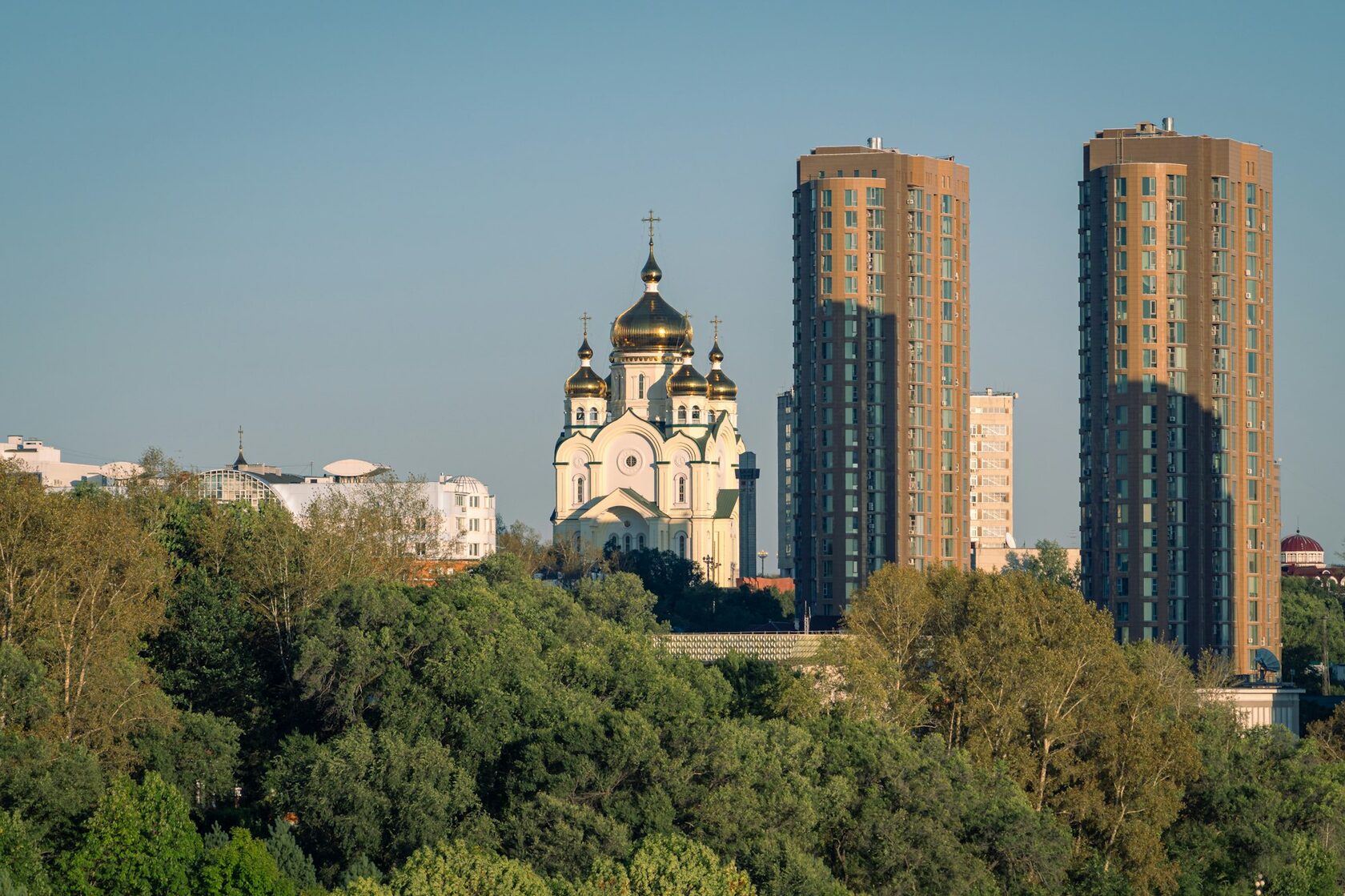 Чистая кухня после уборки в квартире Хабаровска