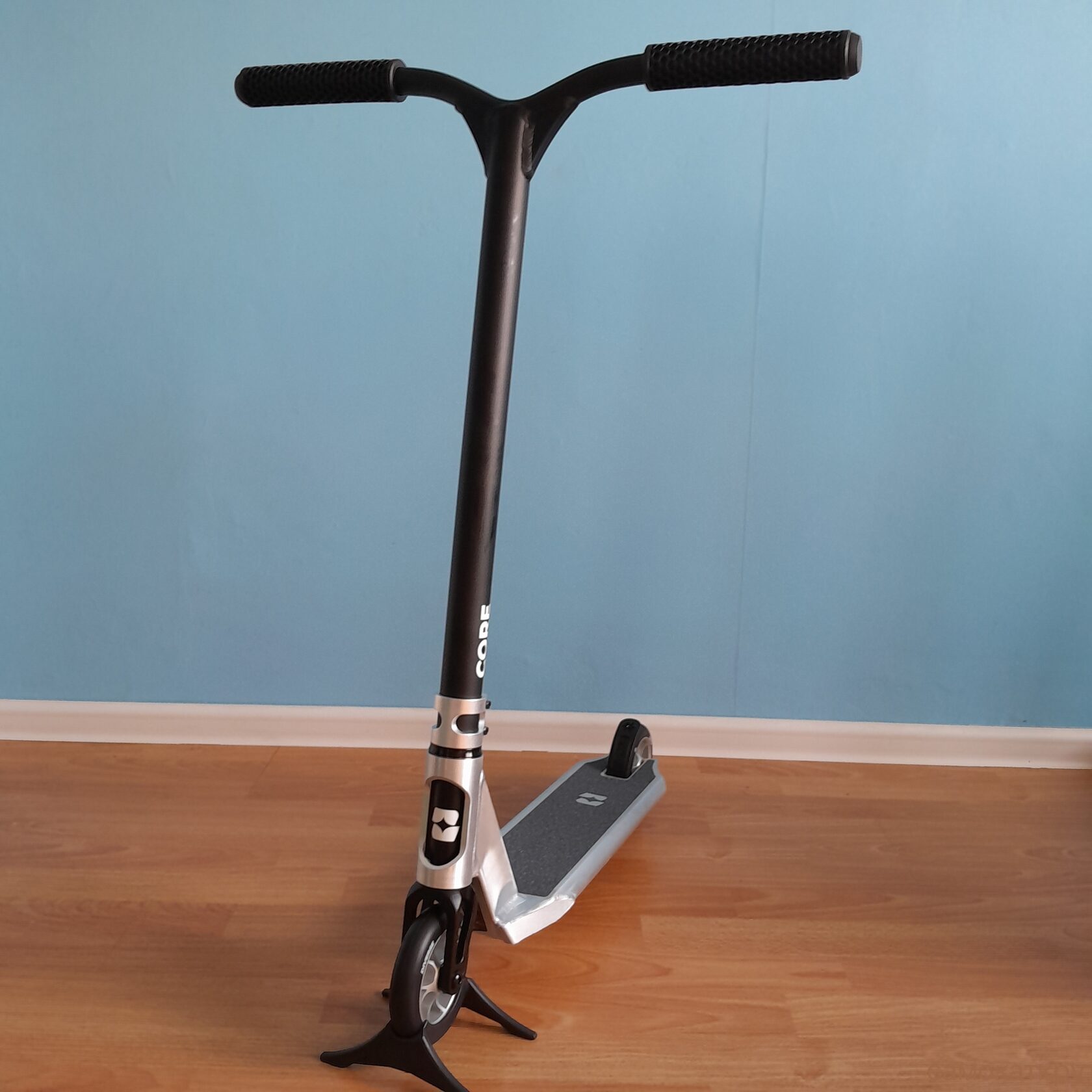 Самокат трюковой Diverse "Core" M Raw+Matt Black