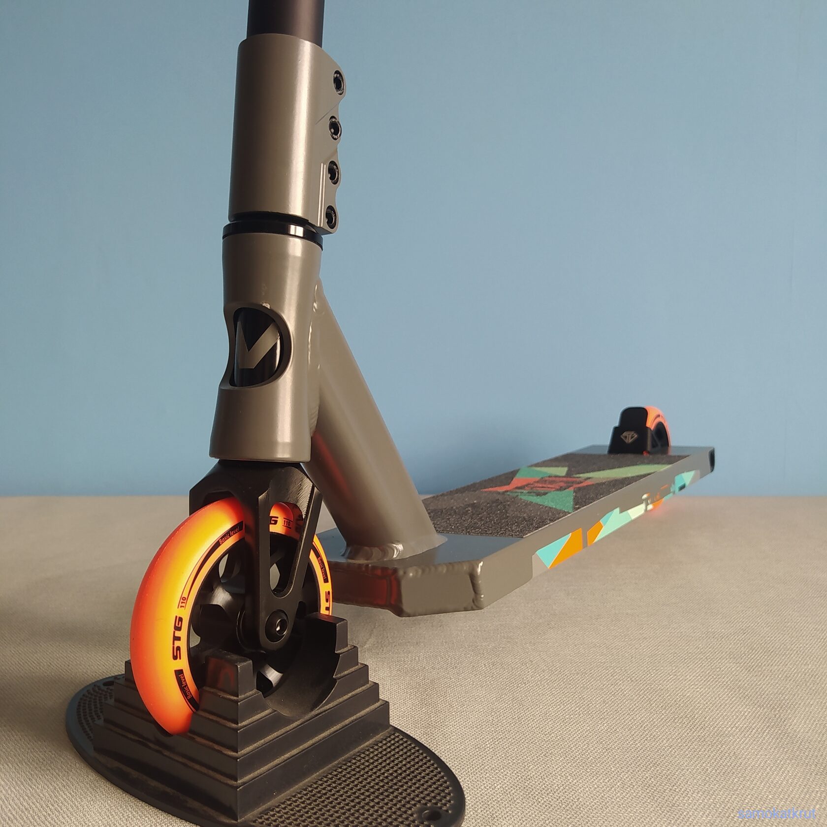 Трюковьй самокат Novatrack Pixel 80 серый