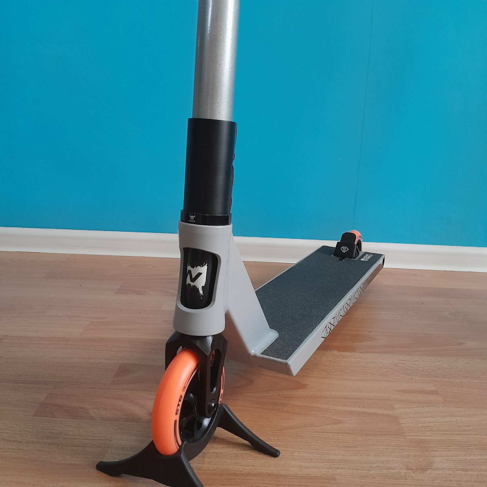 Трюковой самокат Novatrack crow 20 серый