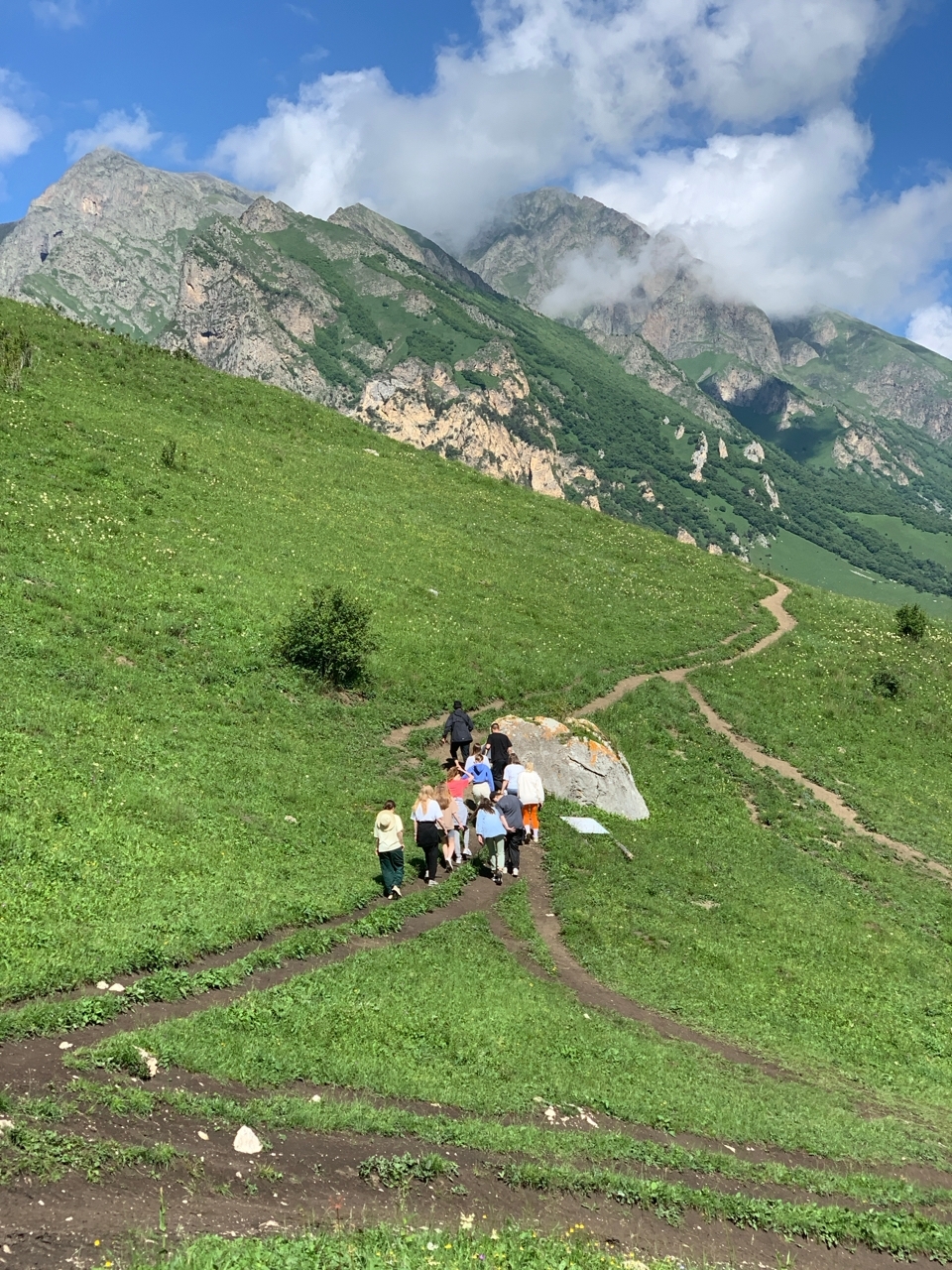 Полет на параплане в чегемском ущелье