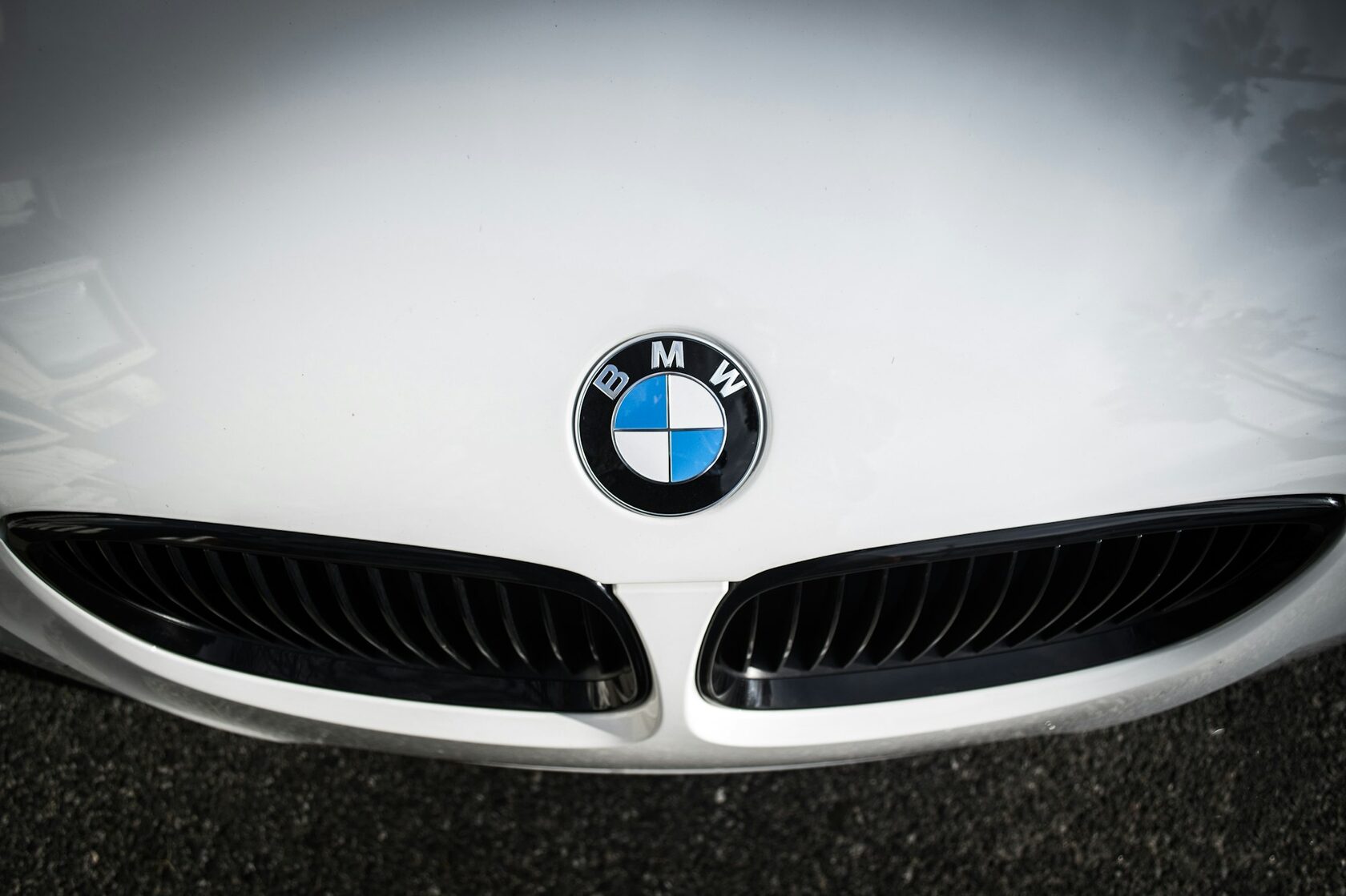 BMW G28 front view