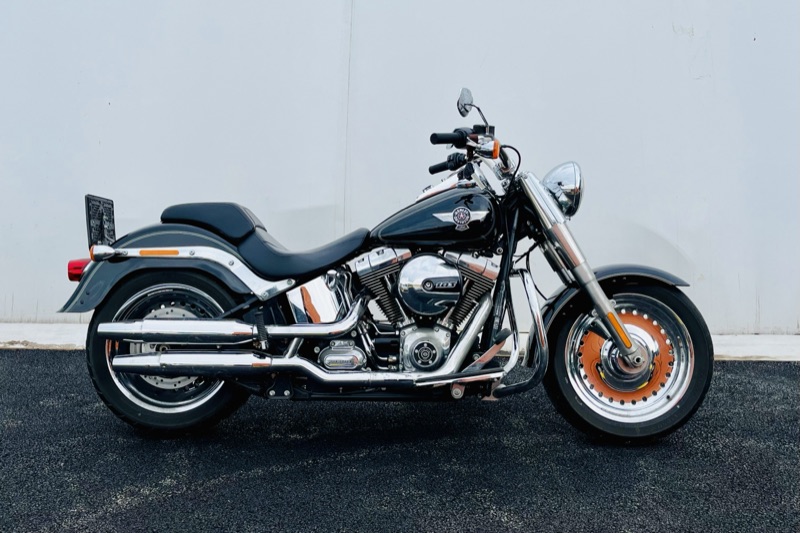 Учебный мотоцикл Harley-Davidson Fat Boy в мотопарке мотошколы «Мастер»