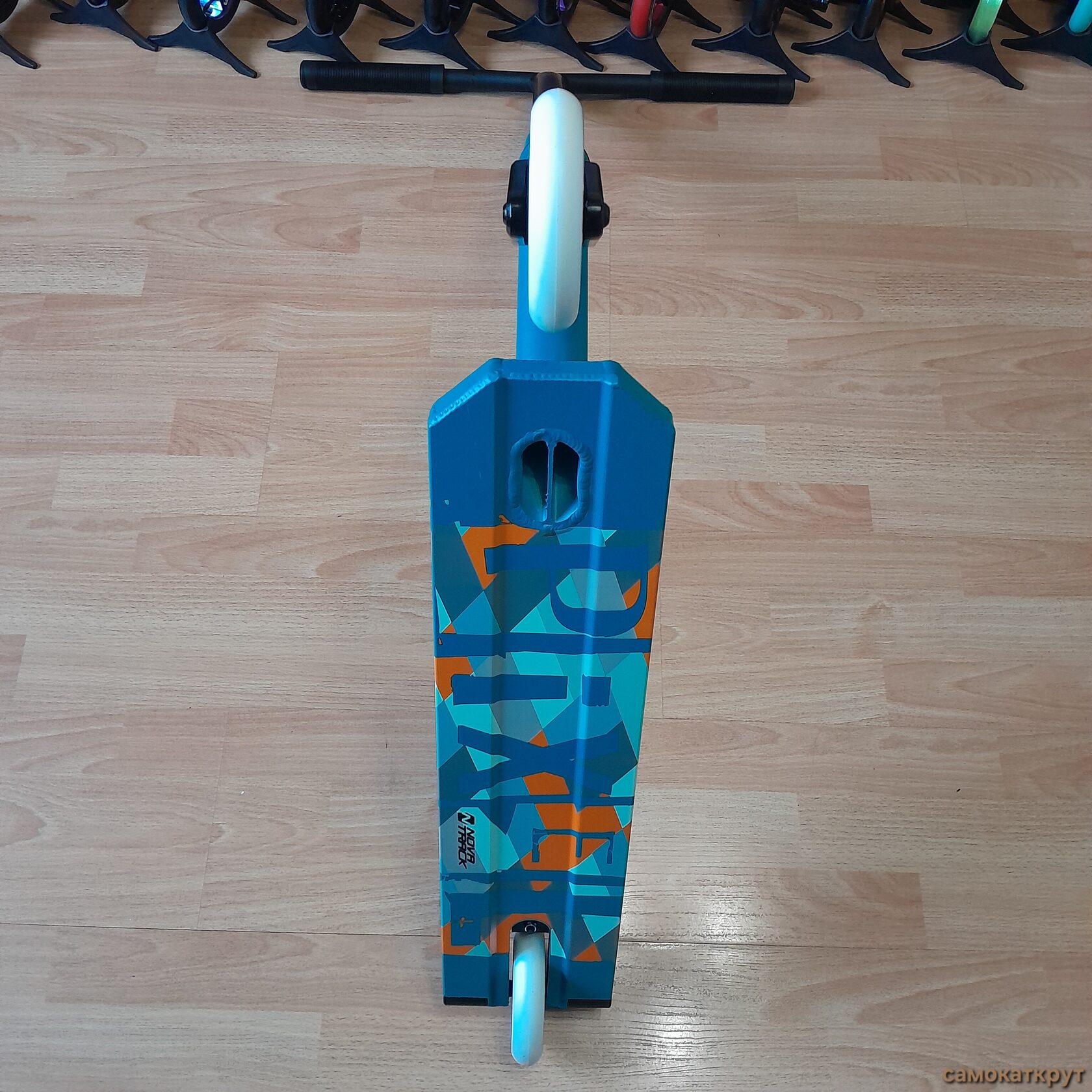 Трюковой самокат Novatrack pixel 80