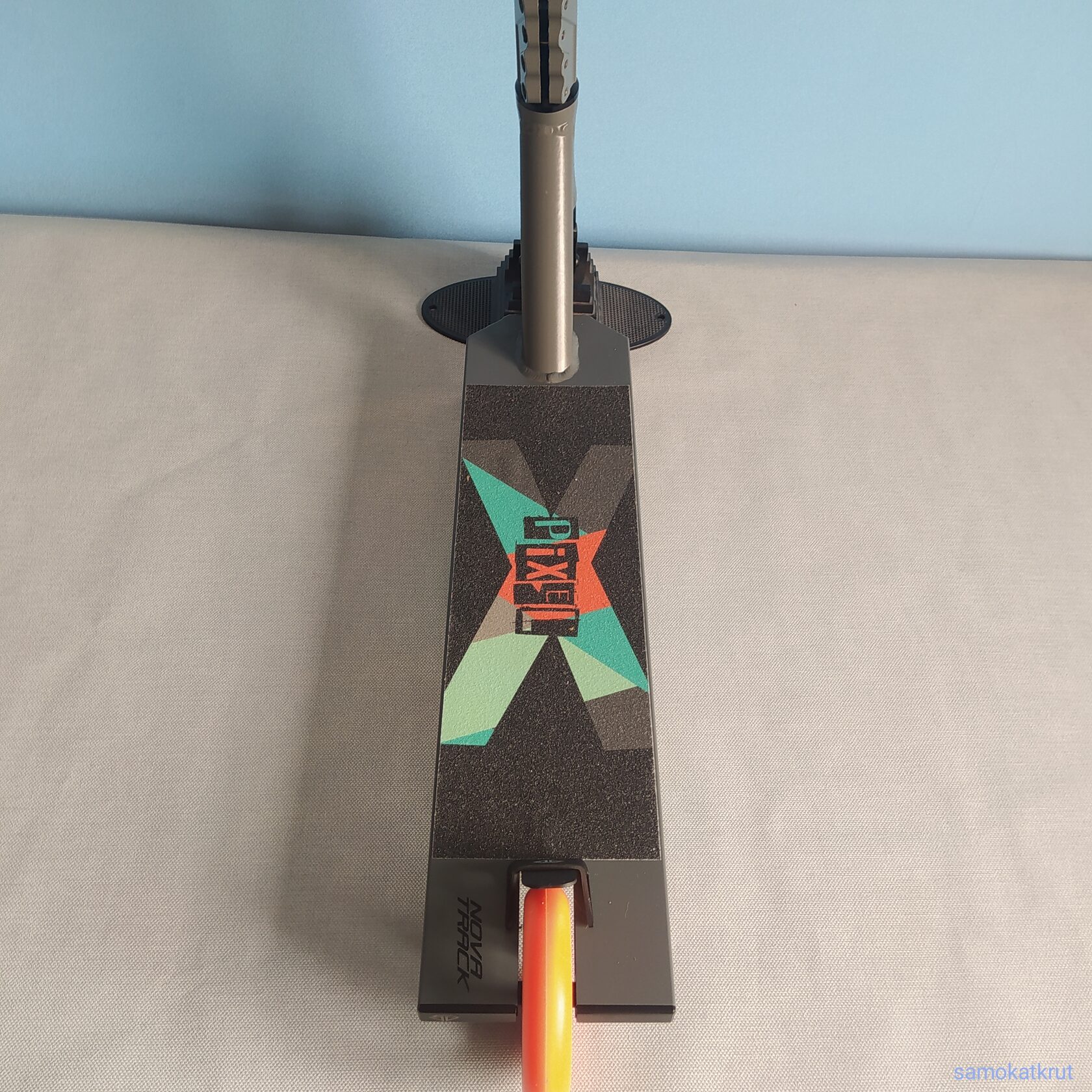 Трюковьй самокат Novatrack Pixel 80 серый