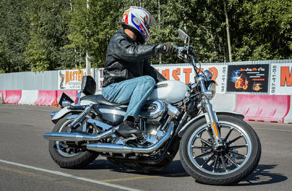 Обучение на мотоциклах Harley-Davidson — фото 1 с занятий мотошколы «Мастер»