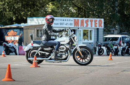 Обучение на мотоциклах Harley-Davidson — фото 4 с занятий мотошколы «Мастер»