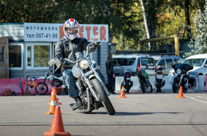 Обучение на мотоциклах Harley-Davidson — фото 2 с занятий мотошколы «Мастер»