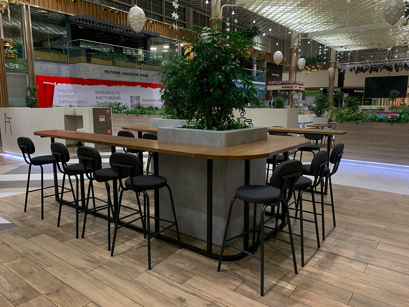 Фудкорт в ТЦ МЕГА