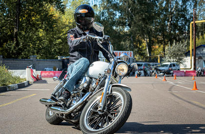 Обучение на мотоциклах Harley-Davidson — фото 7 с занятий мотошколы «Мастер»