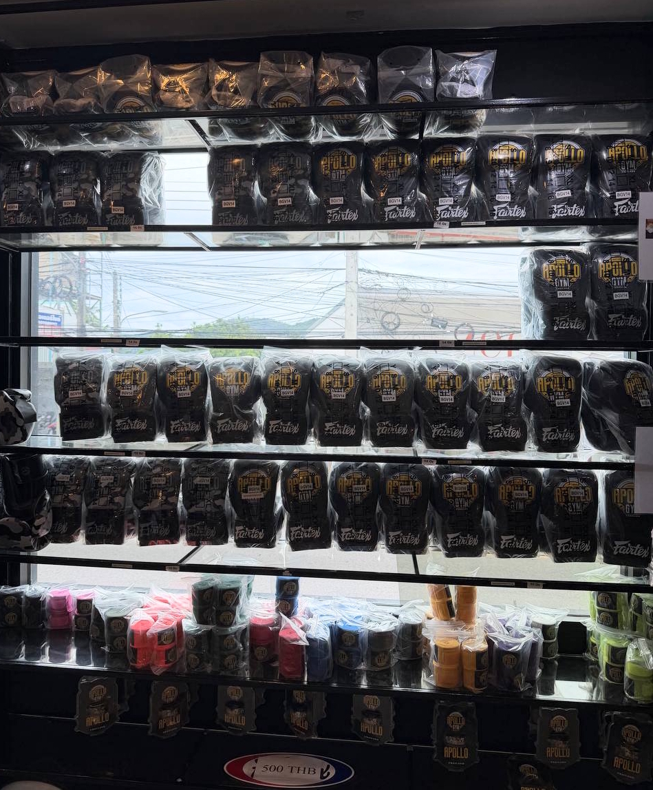 Витрина экипировки Fight Shop Apollo Camp