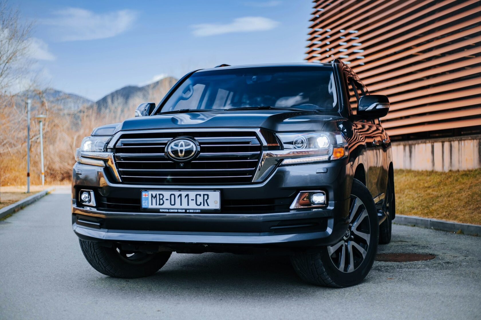 Toyota LC300 после керамического покрытия в 3 слоя