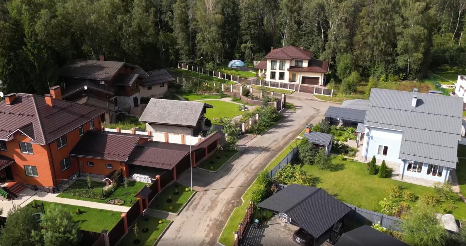 Загородная жизнь в посёлке Лисичкин Лес