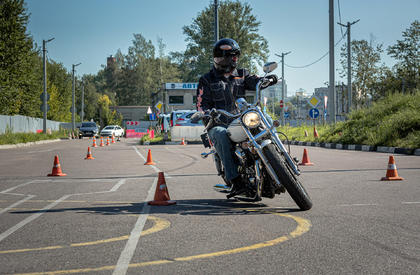 Обучение на мотоциклах Harley-Davidson — фото 6 с занятий мотошколы «Мастер»