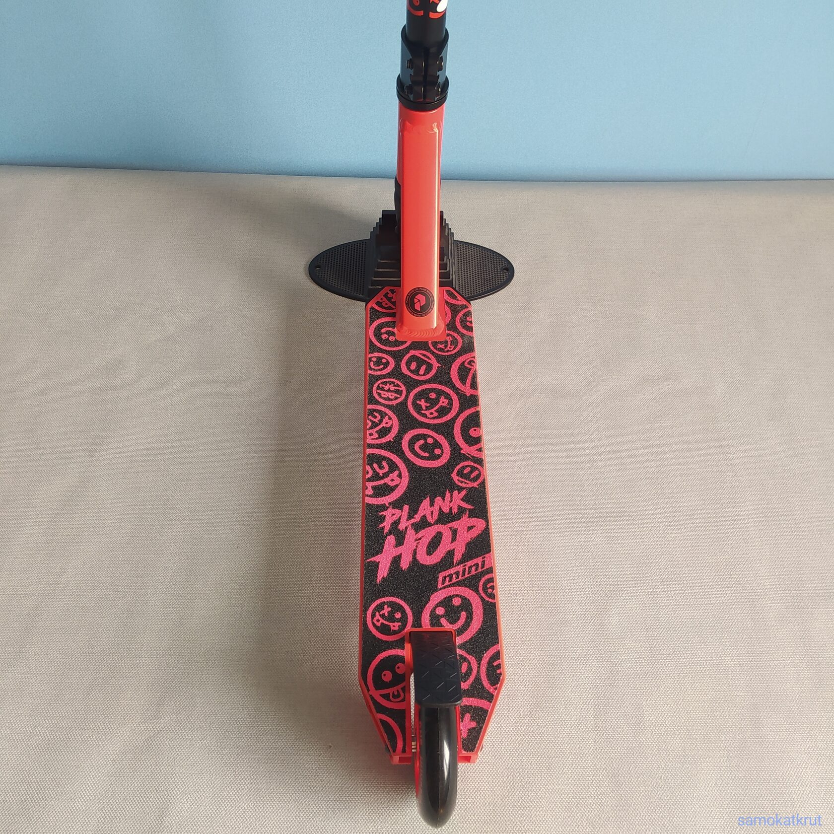 Трюковьй самокат детский plank minihop красный 