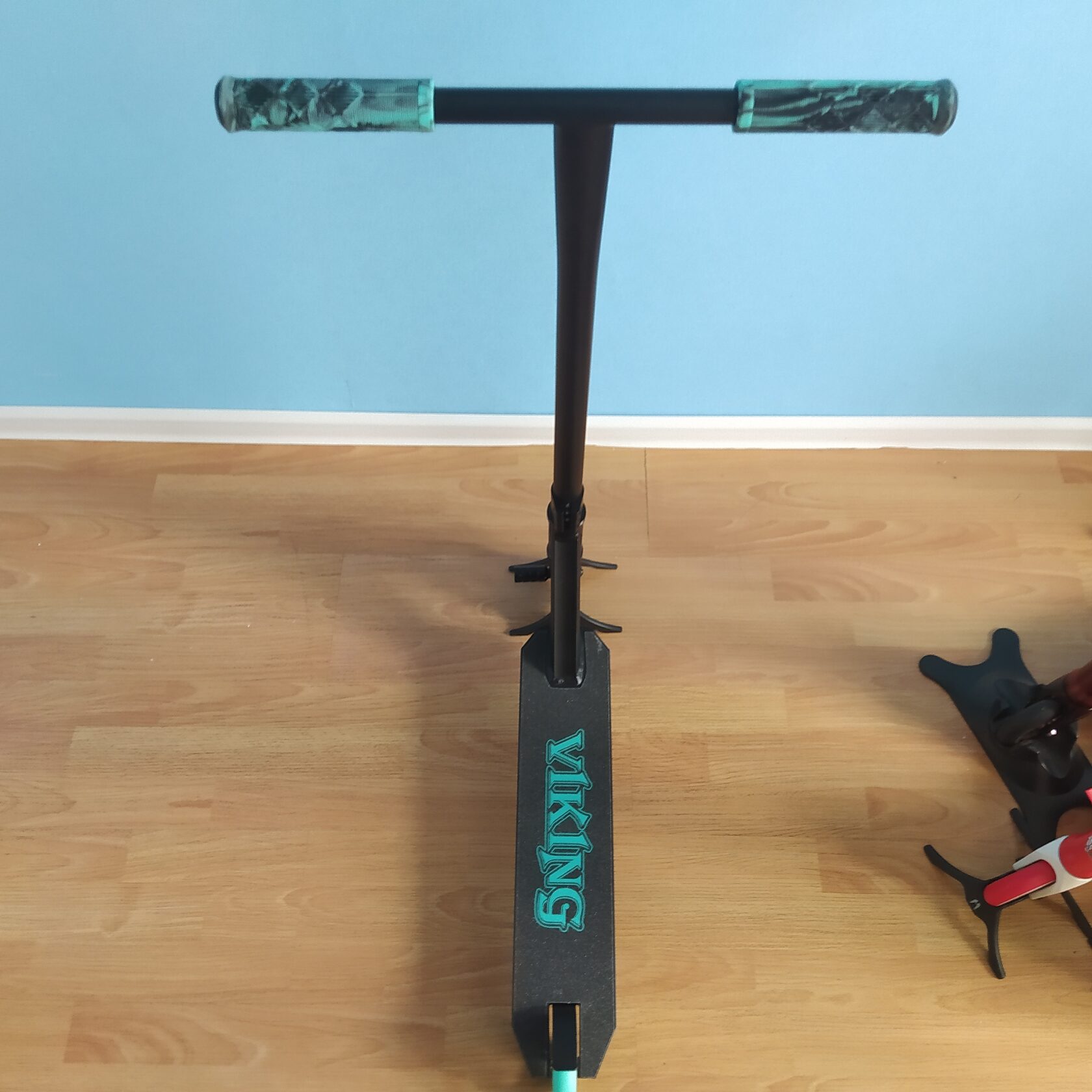 Трюковой самокат Haevner Viking 