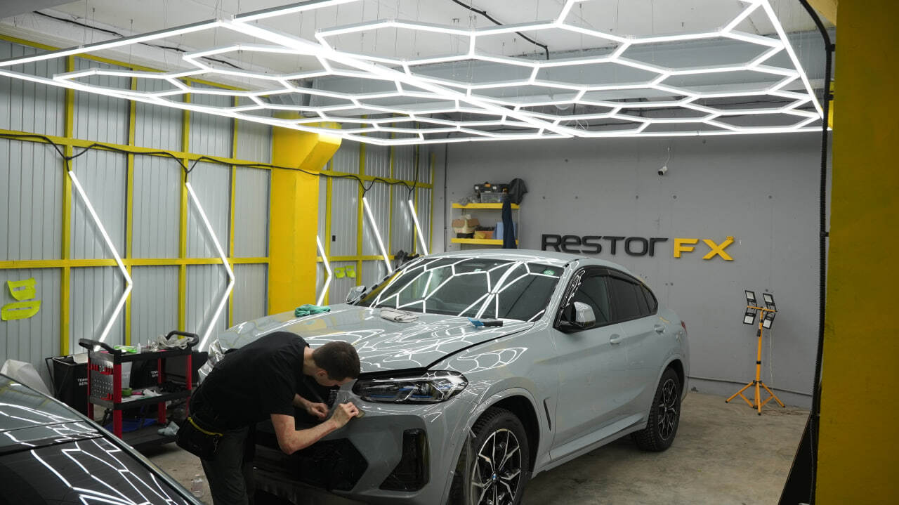 Автомобиль после оклейки антигравийной пленкой RestorFX