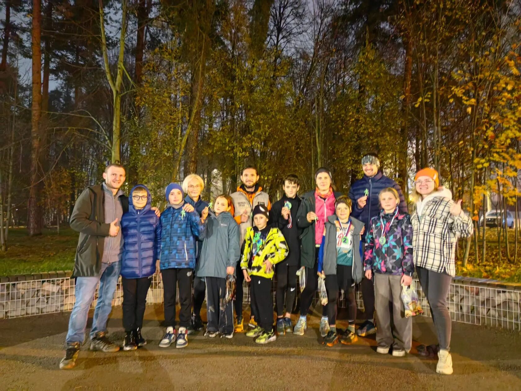 Вечерняя трасса забега в городском парке