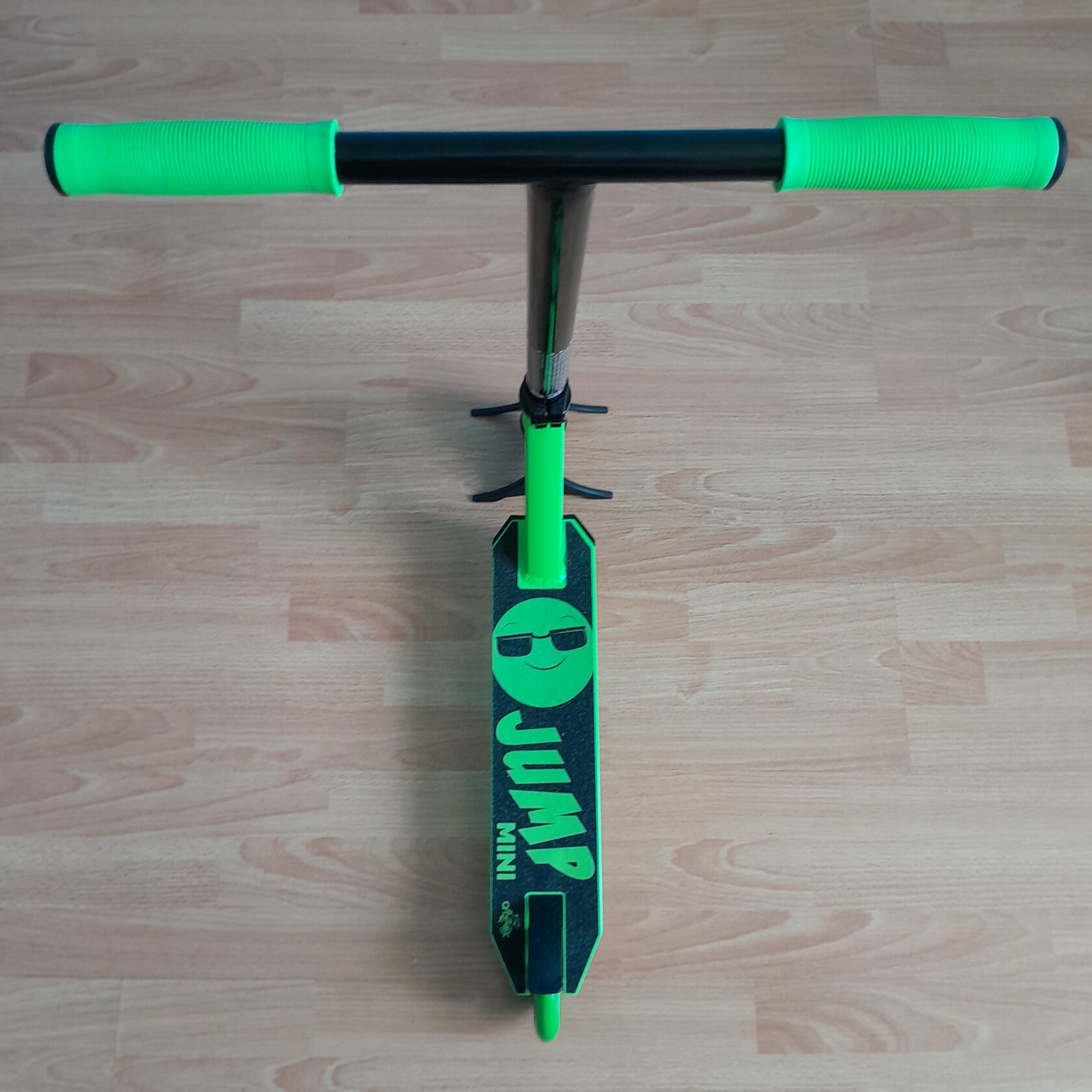 Трюковый самокат MINIJUMP детский зелёный