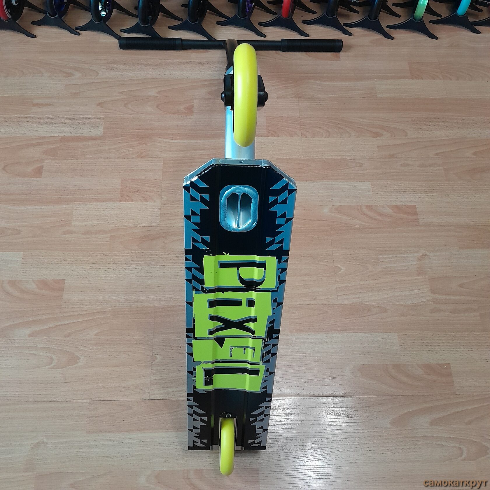 Трюковой самокат Novatrack pixel 90 серый