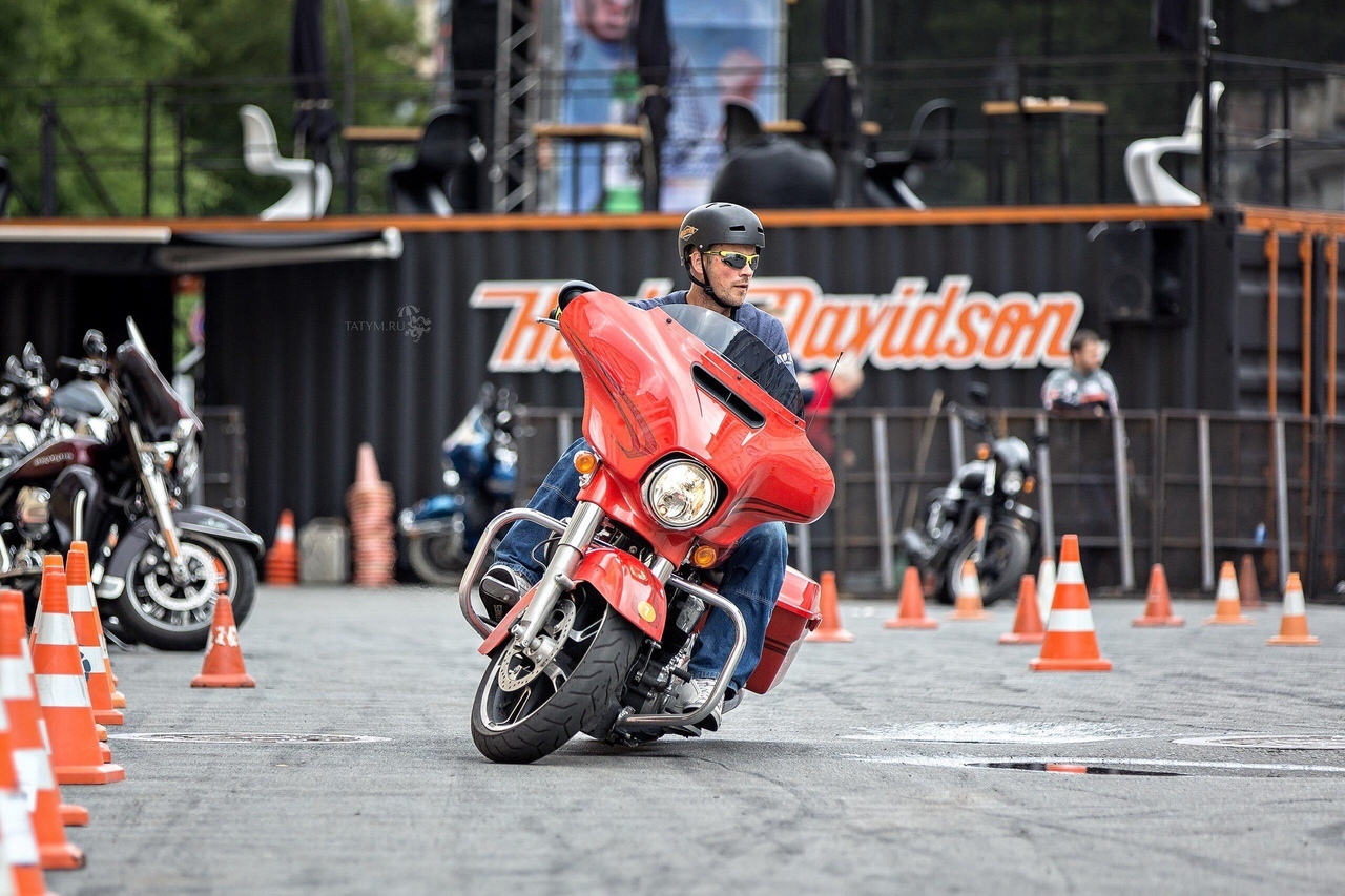 Мотошкола Мастер - партнер салона Harley-Davidson Lahta