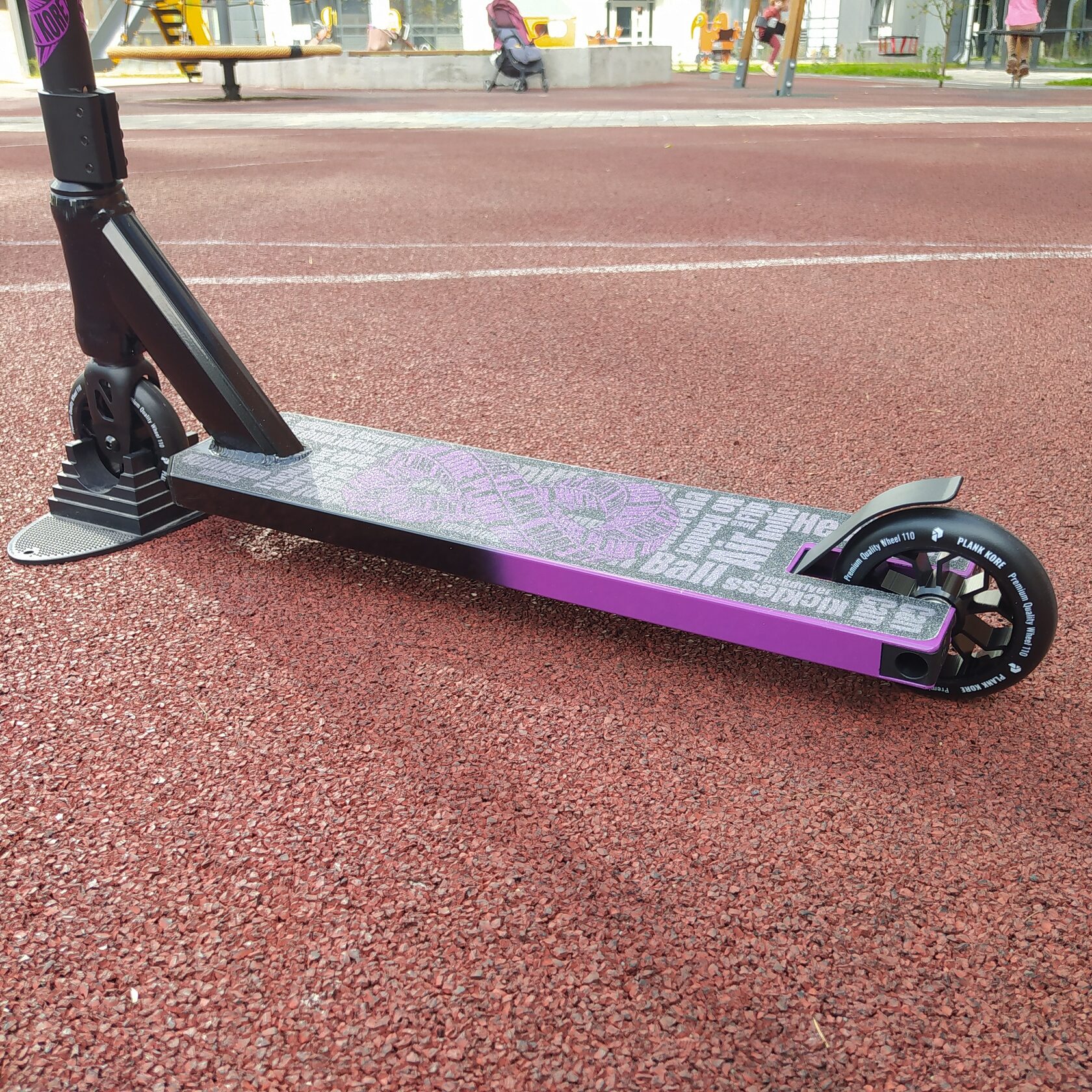 трюковой самокат plank kore черный дека