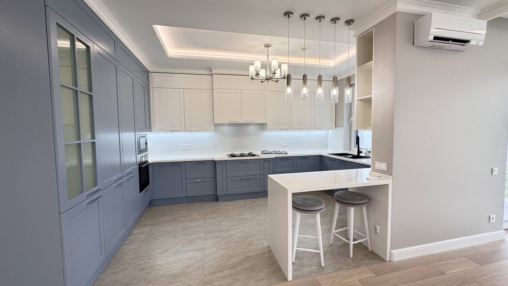 П-образная кухня с барной стойкой на заказ, крашеный МДФ, Краснодар