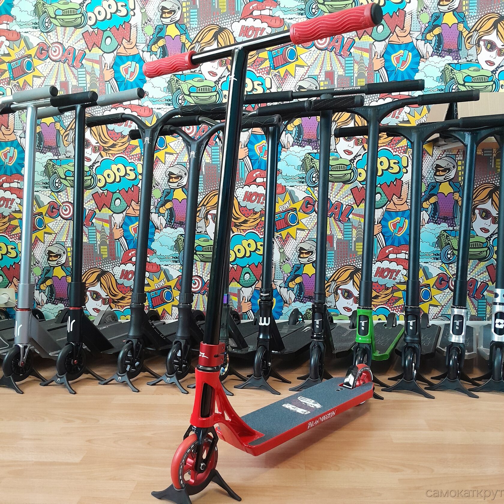 Трюковой самокат AO Dylan Morrison V2 красный