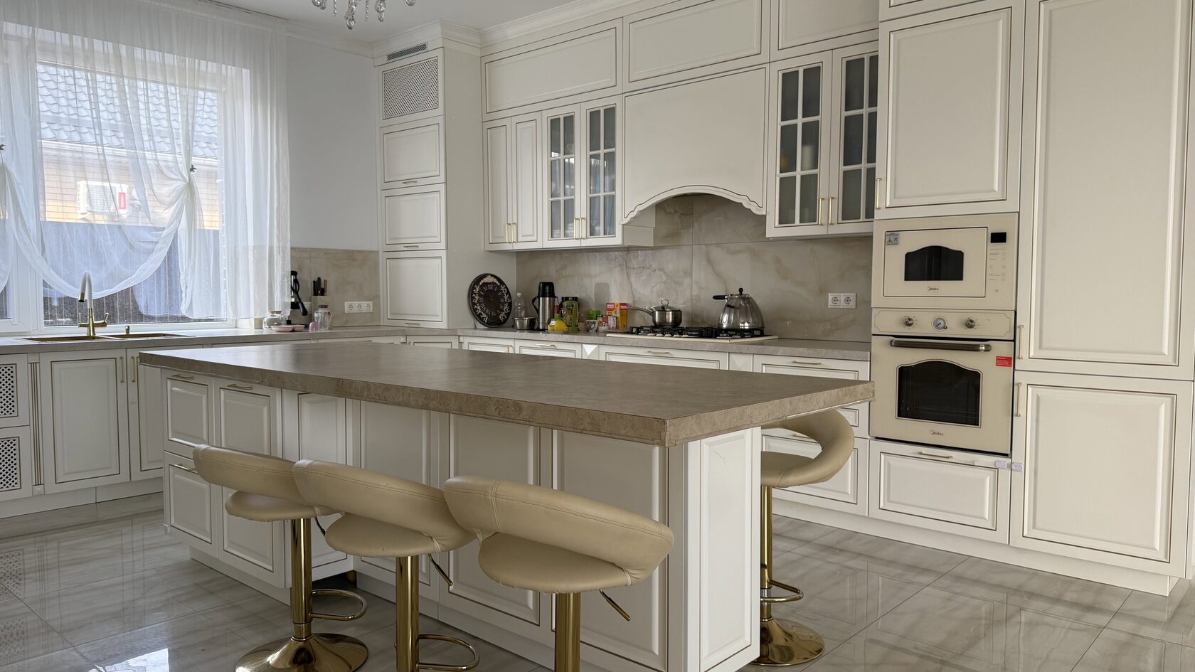 П-образная кухня люкс с барной стойкой — ДюкМебель Кореновск