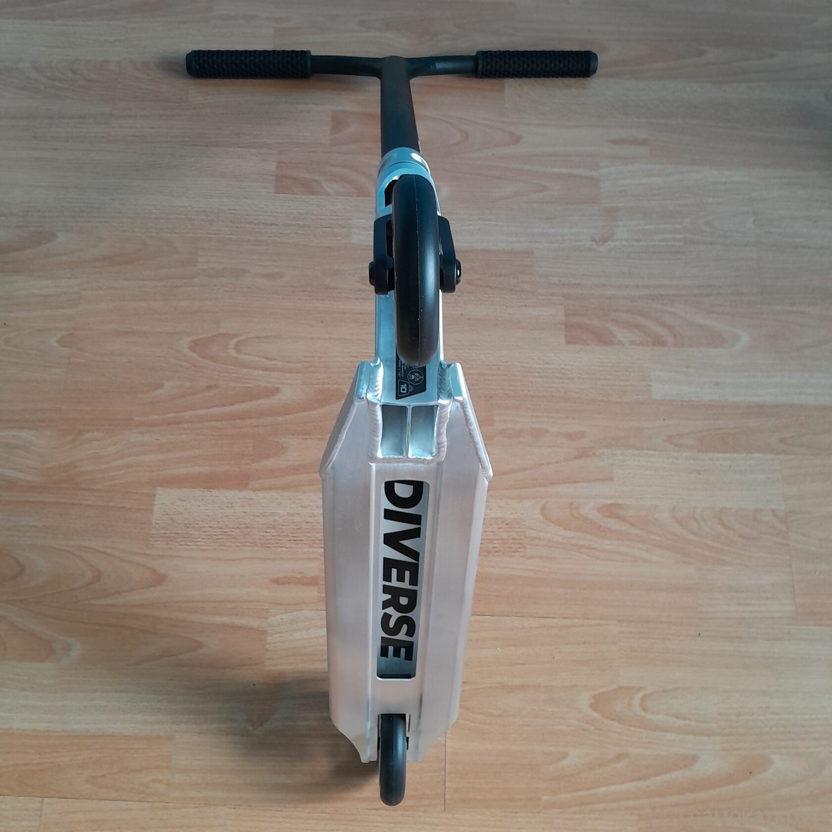 Самокат трюковой Diverse "Core" M Raw+Matt Black