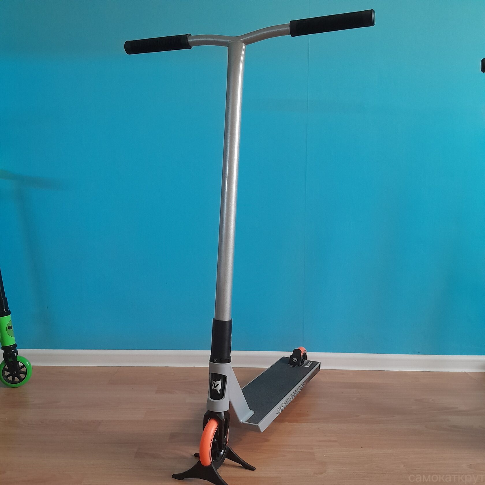 Трюковой самокат Novatrack crow 20 серый