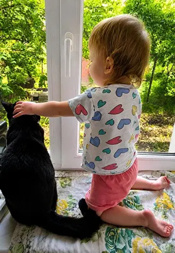 Нина с котом