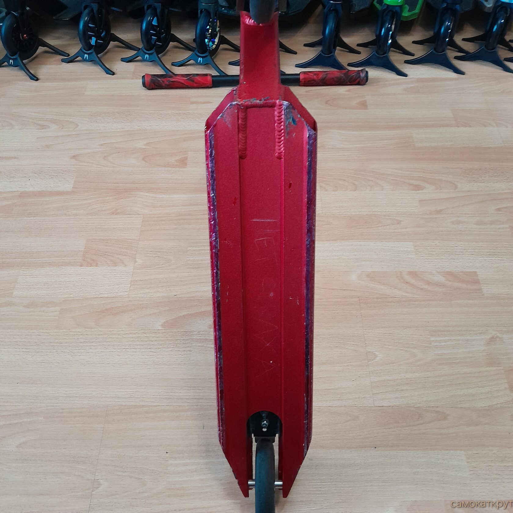 AO Maven красный бу трюковой самокат