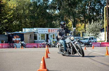 Обучение на мотоциклах Harley-Davidson — фото 8 с занятий мотошколы «Мастер»