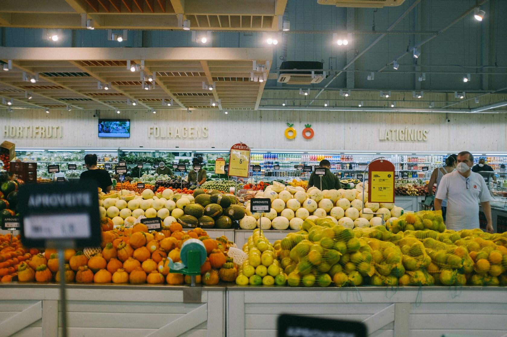 Свежие продукты в магазине