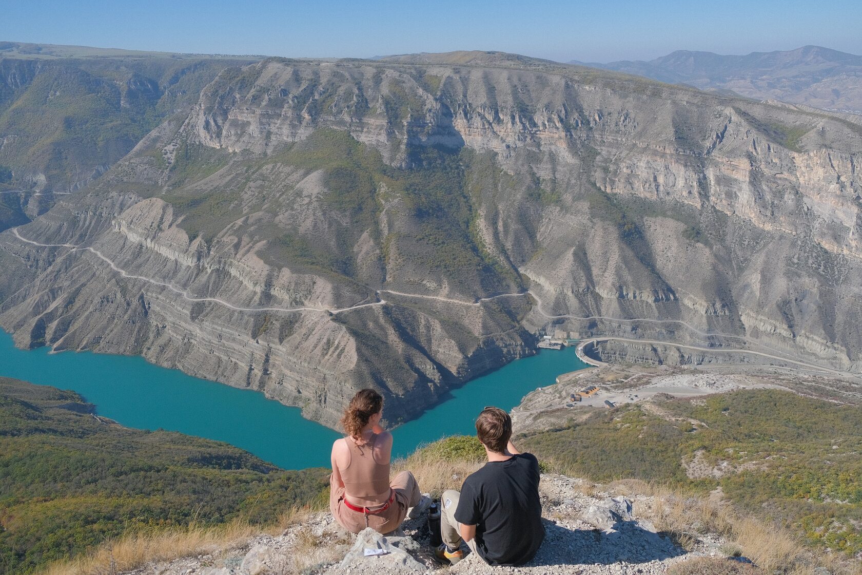 Путешественники в каньоне