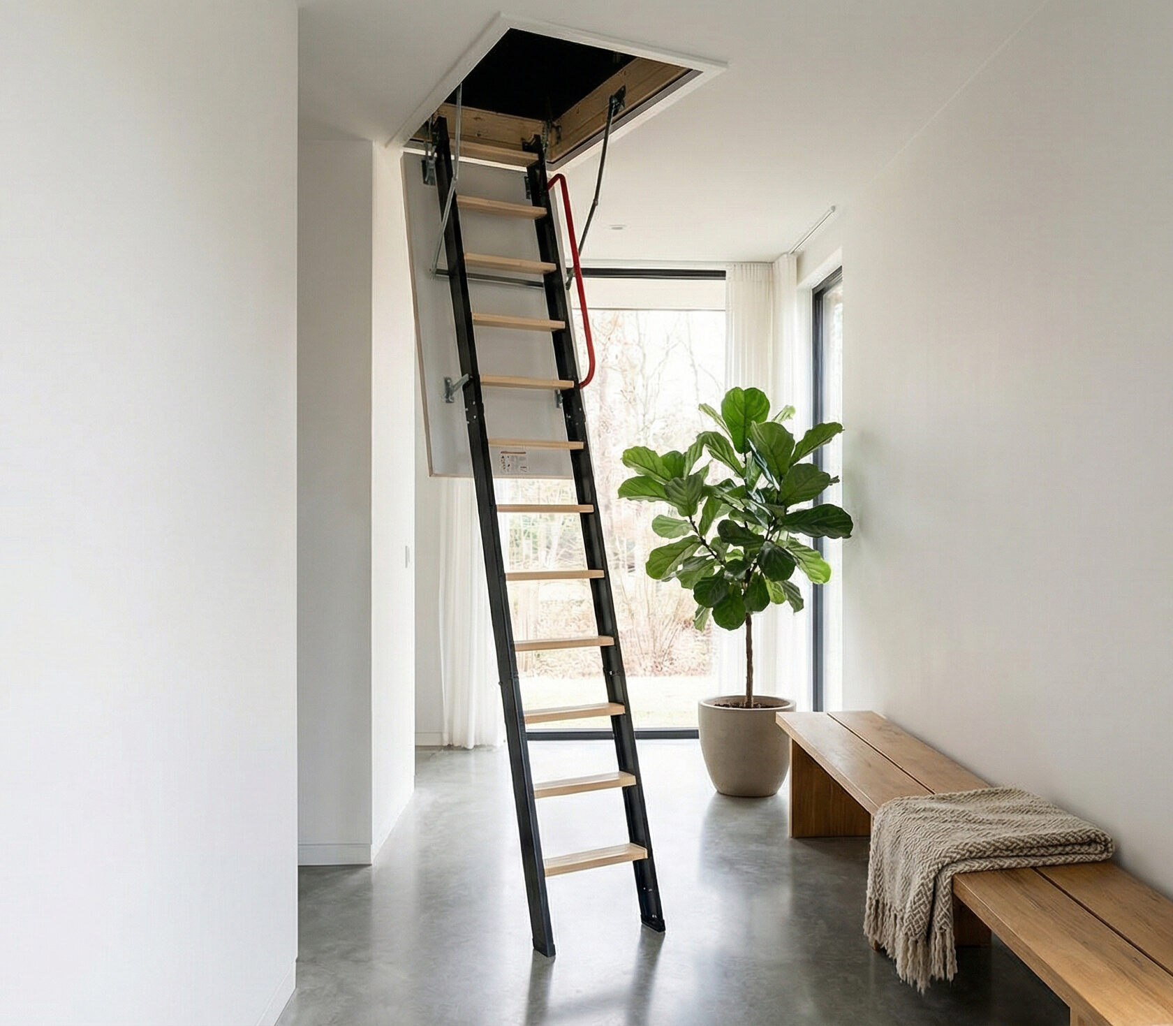 Чердачная лестница в интерьере
