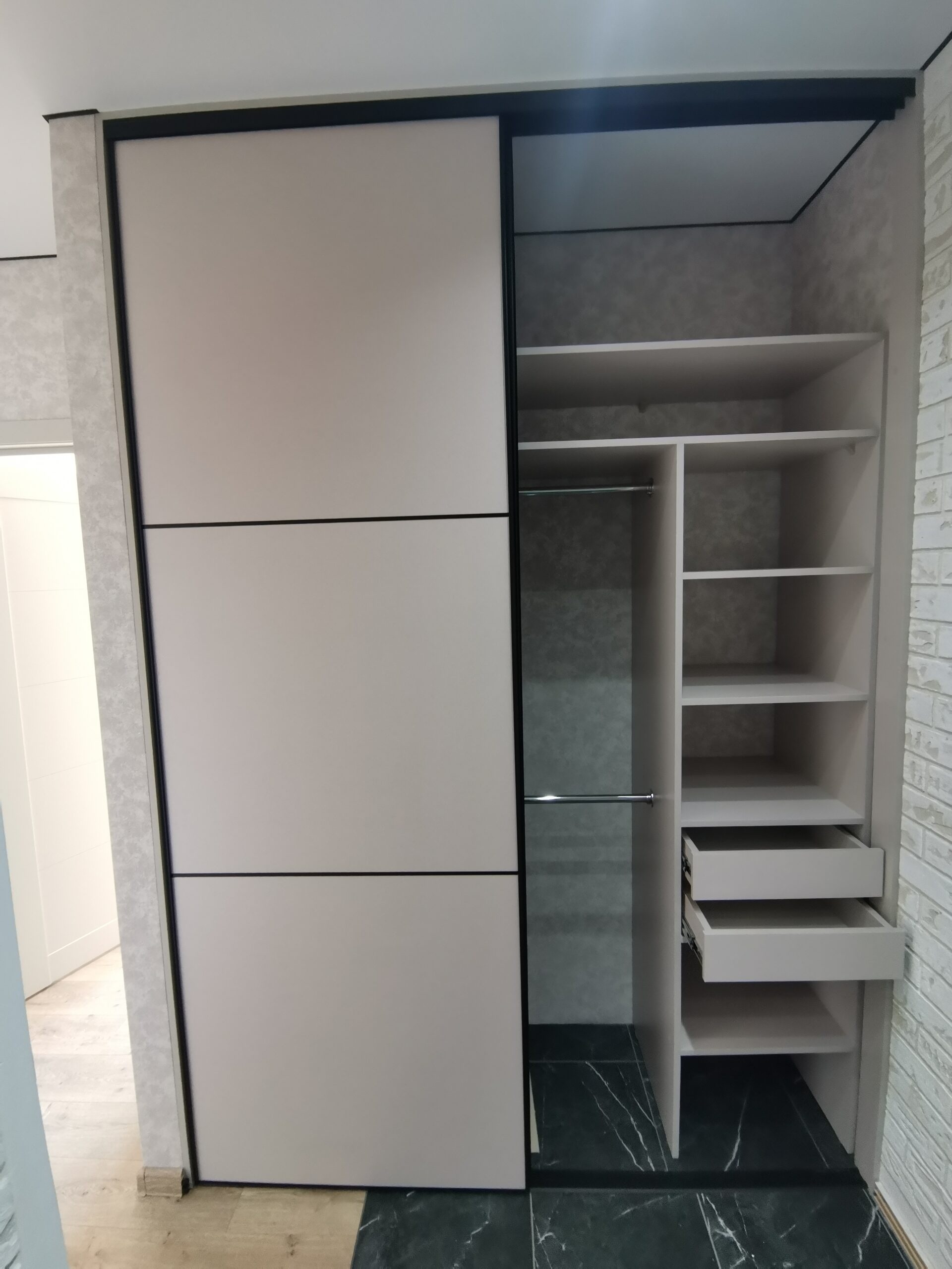 Гардеробная спальня шкаф купе на заказ , наполнение